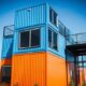 Budowa domu z kontenerów morskich – koszt zakupu i sposób konstrukcji.